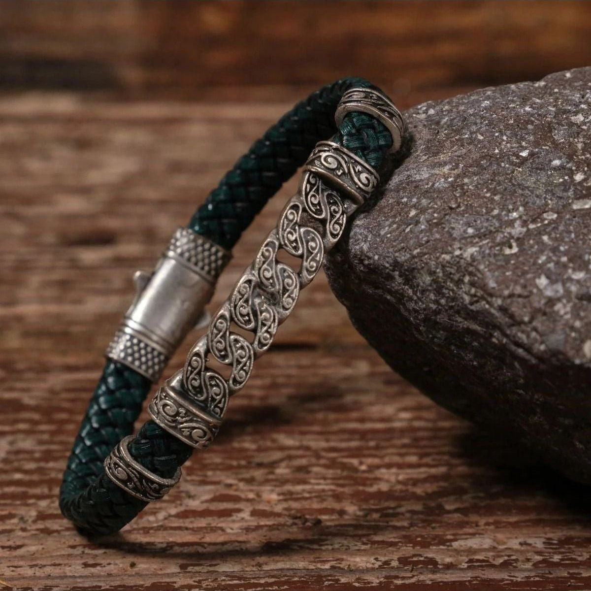 El Yapımı Hakiki Deri ve Pirinç Motifli Kilitli Tokalı Bileklik SPF-P-001