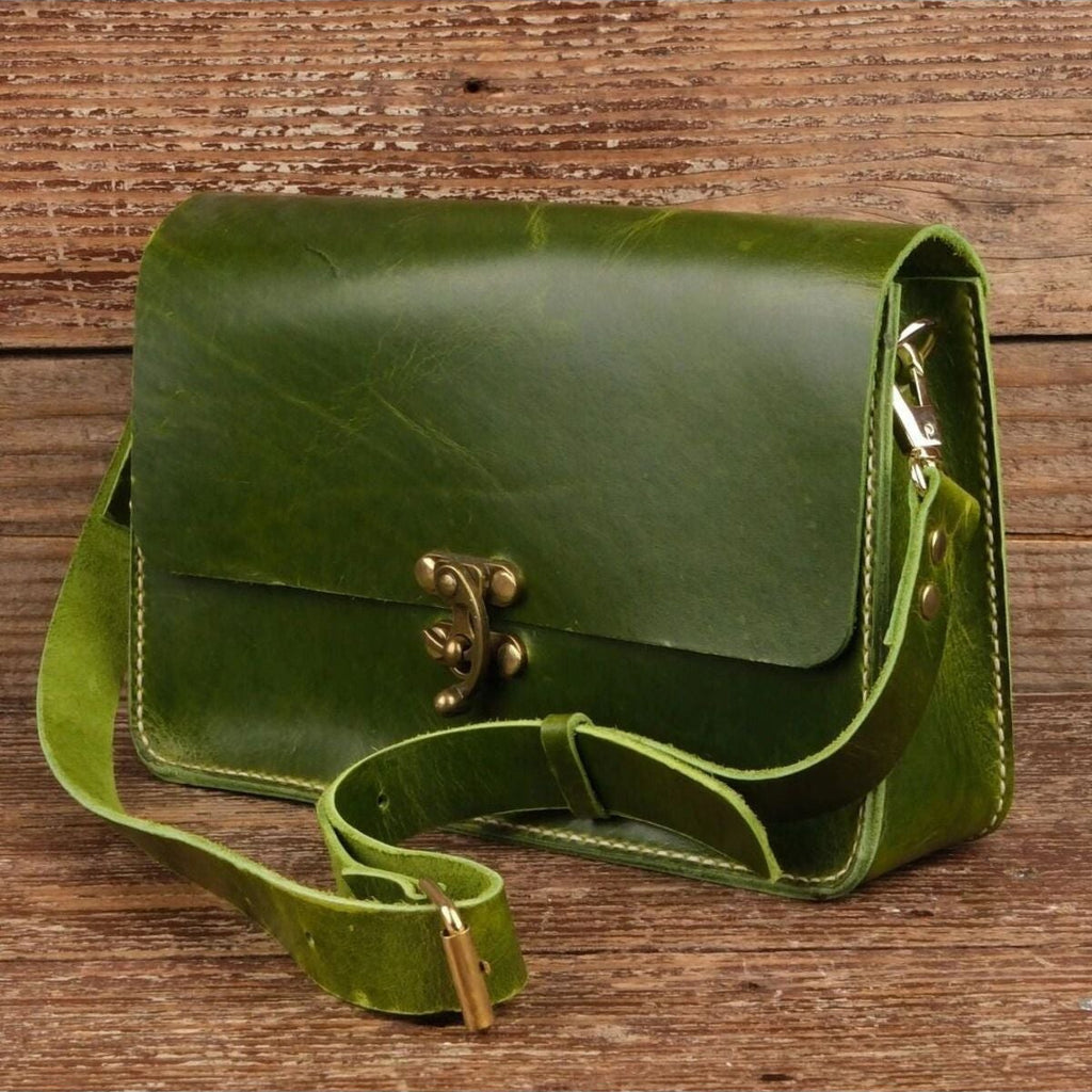 El Yapımı %100 Hakiki Dana Derisi Omuz Çantası 6cmx18cmx7cm SPF-C-006