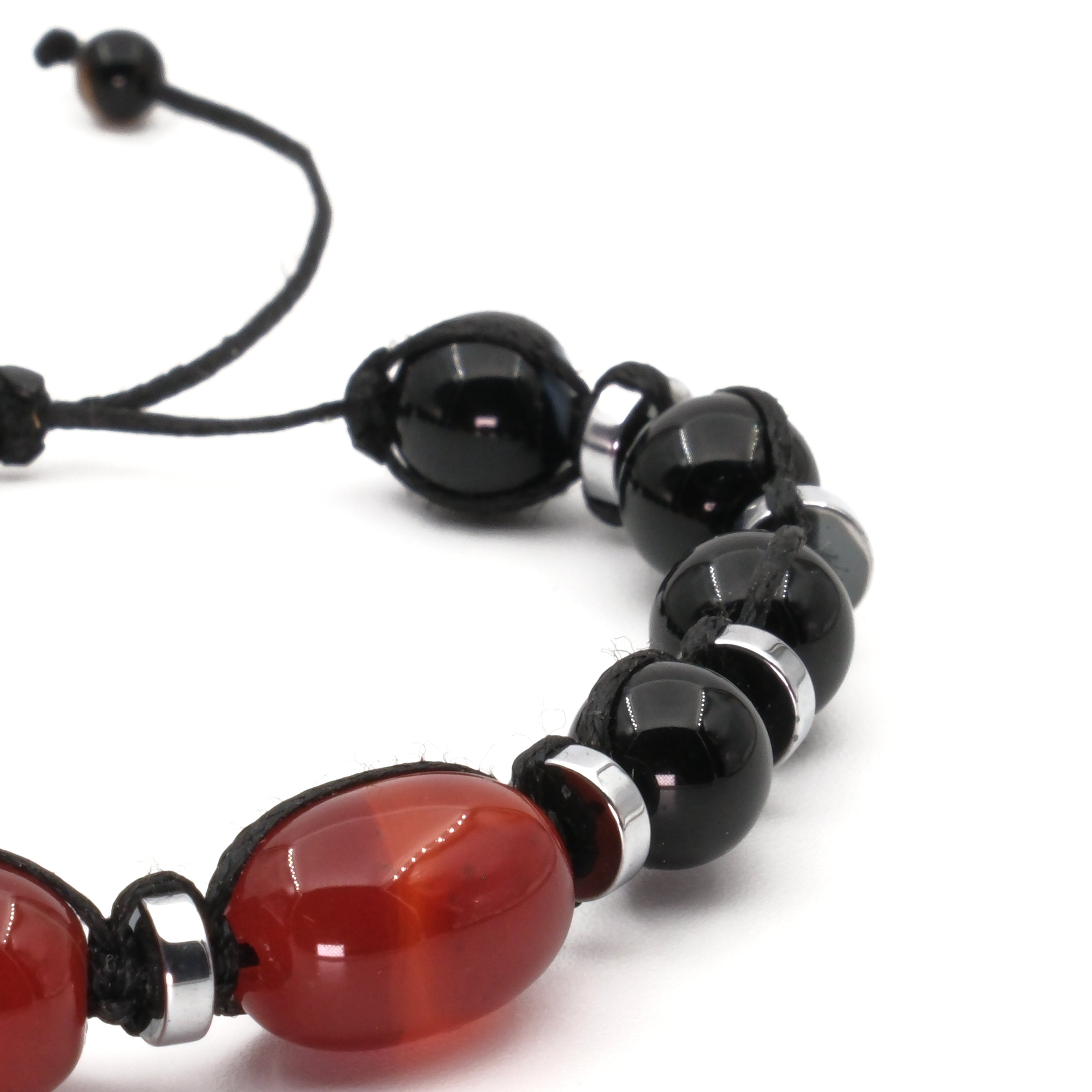 Kırmızı Siyah Akik ve Hematit Macrome Sertifikalı Doğal Taş Bileklik SPF-A-046