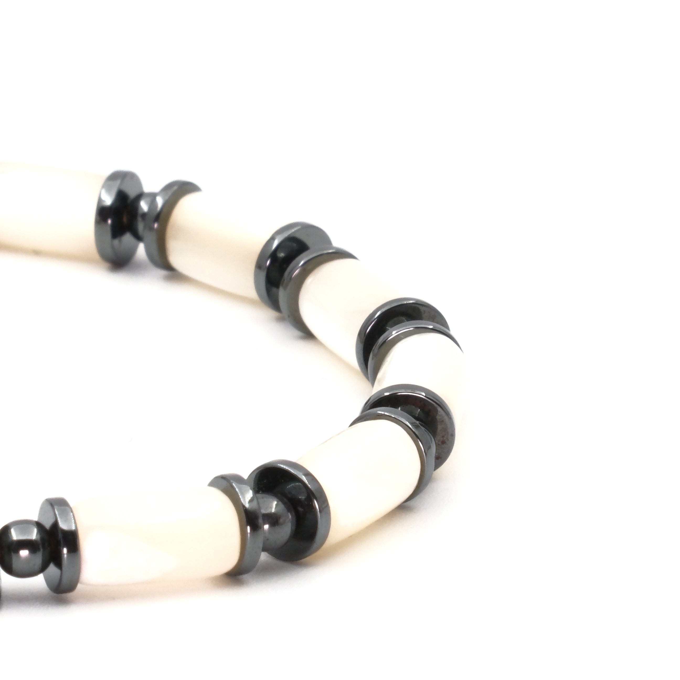 Beyaz Sedef ve Hematit Sertifikalı Doğal Taş Bileklik SPF-A-020