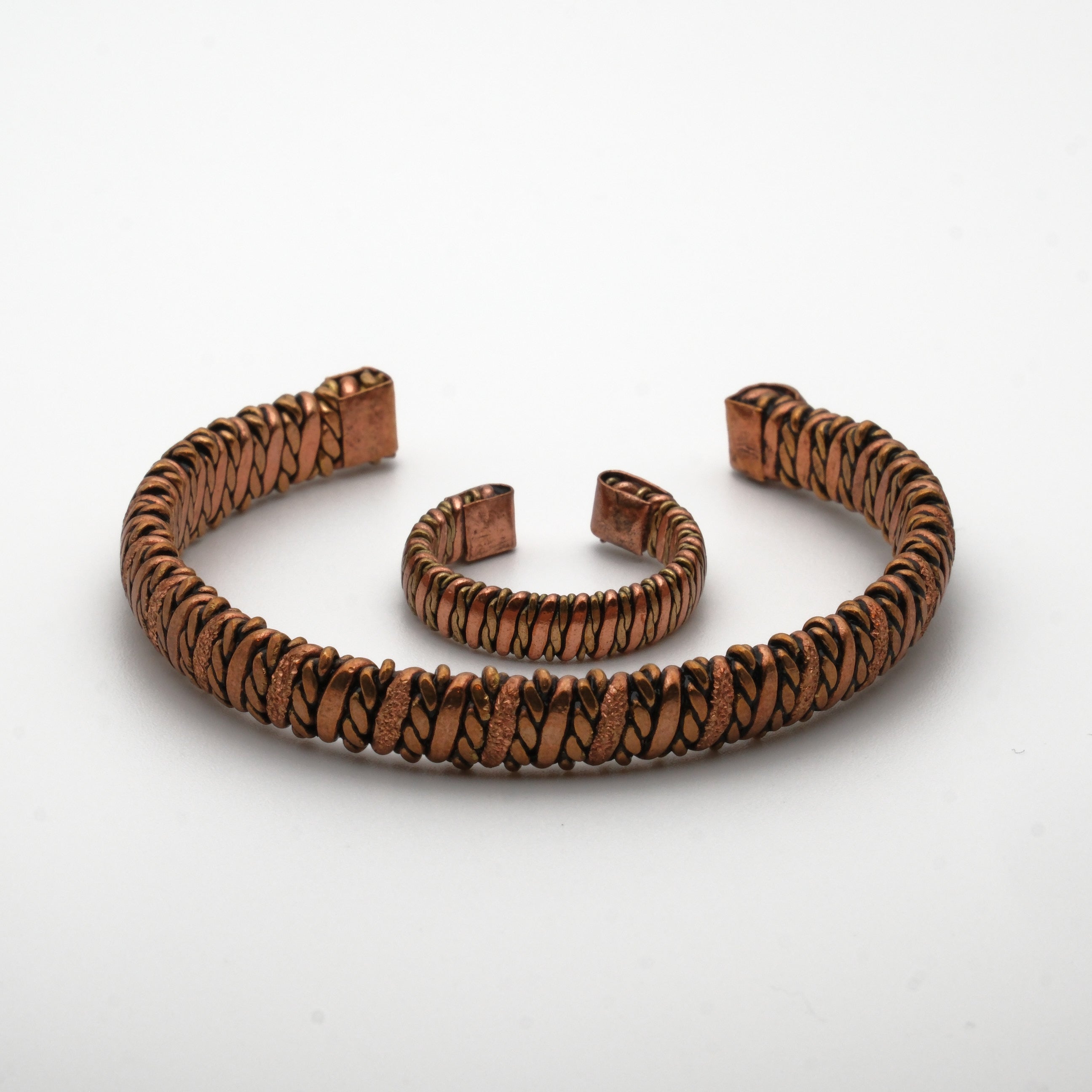 El Yapımı Motifli Saf Bakır Unisex Bileklik ve Yüzük Seti SPF-B-016