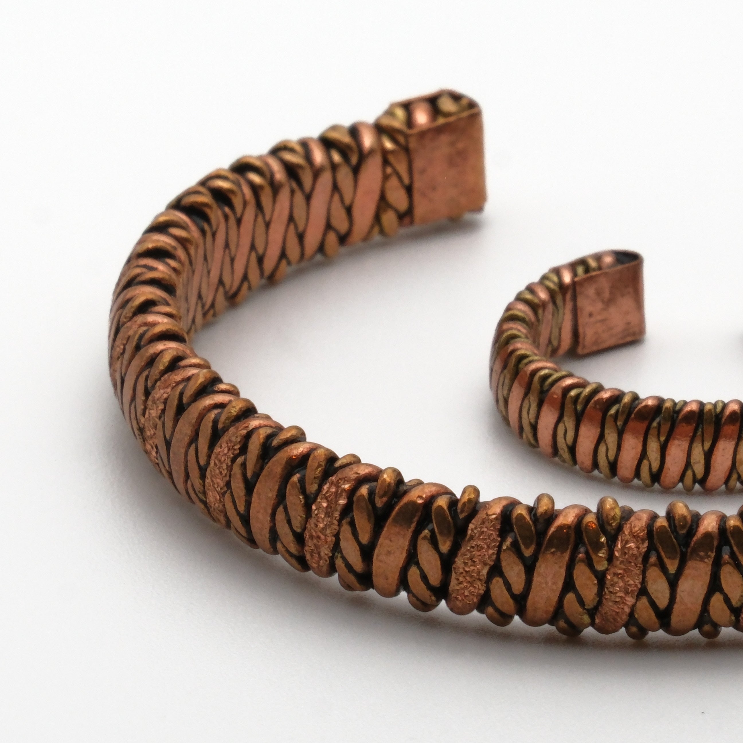 El Yapımı Motifli Saf Bakır Unisex Bileklik ve Yüzük Seti SPF-B-016