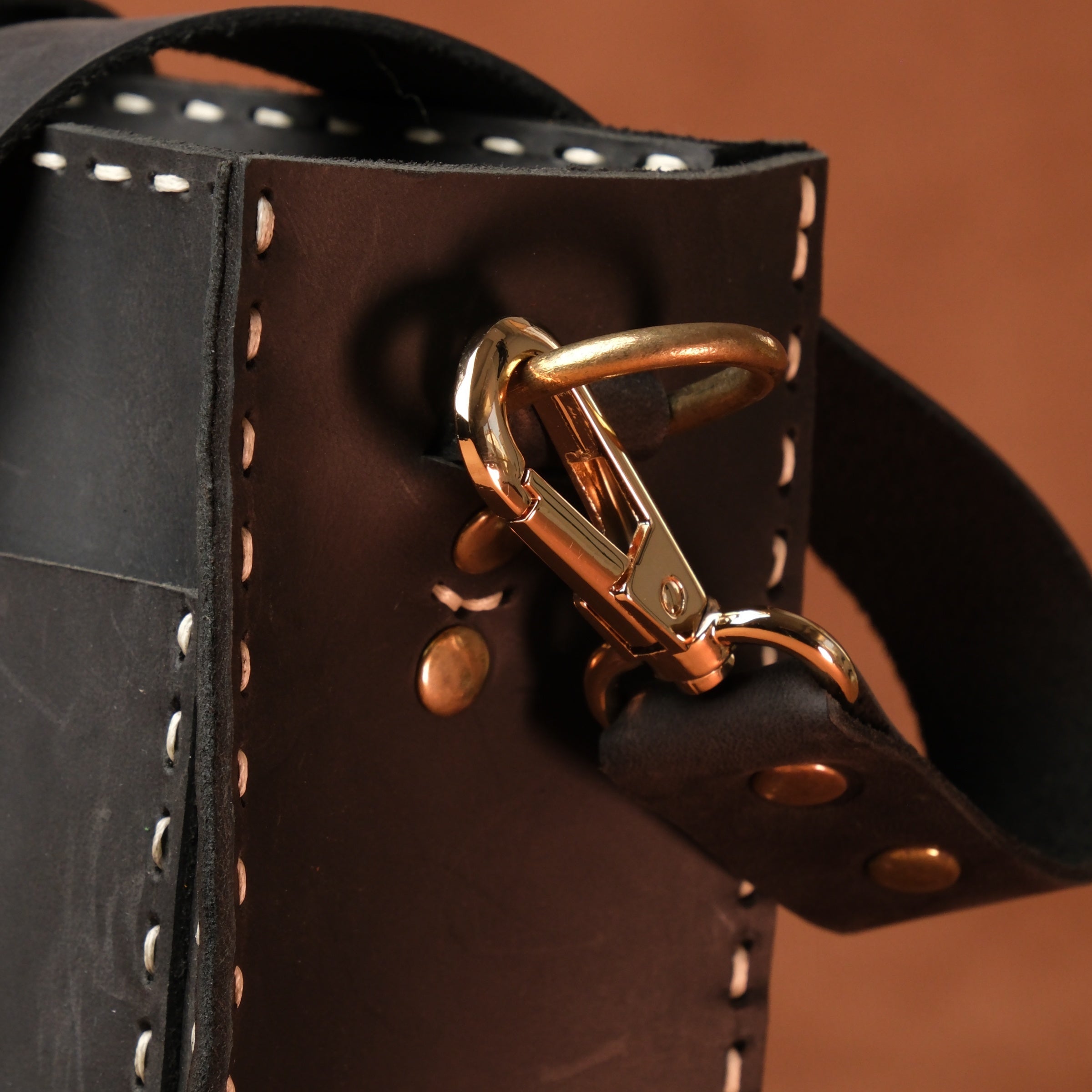 El Yapımı %100 Hakiki Dana Derisi Omuz Çantası 29cmx19cmx7cm SPF-C-013