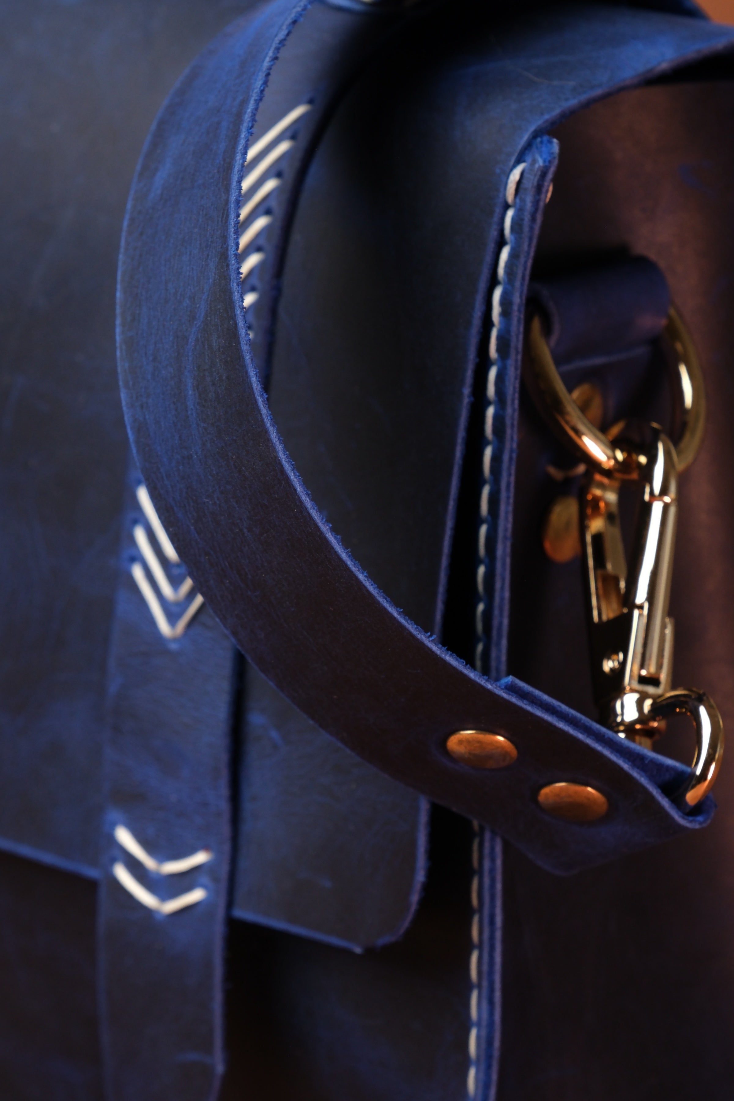 El Yapımı %100 Hakiki Dana Derisi Omuz Çantası 27cmx18cmx8cm SPF-C-011