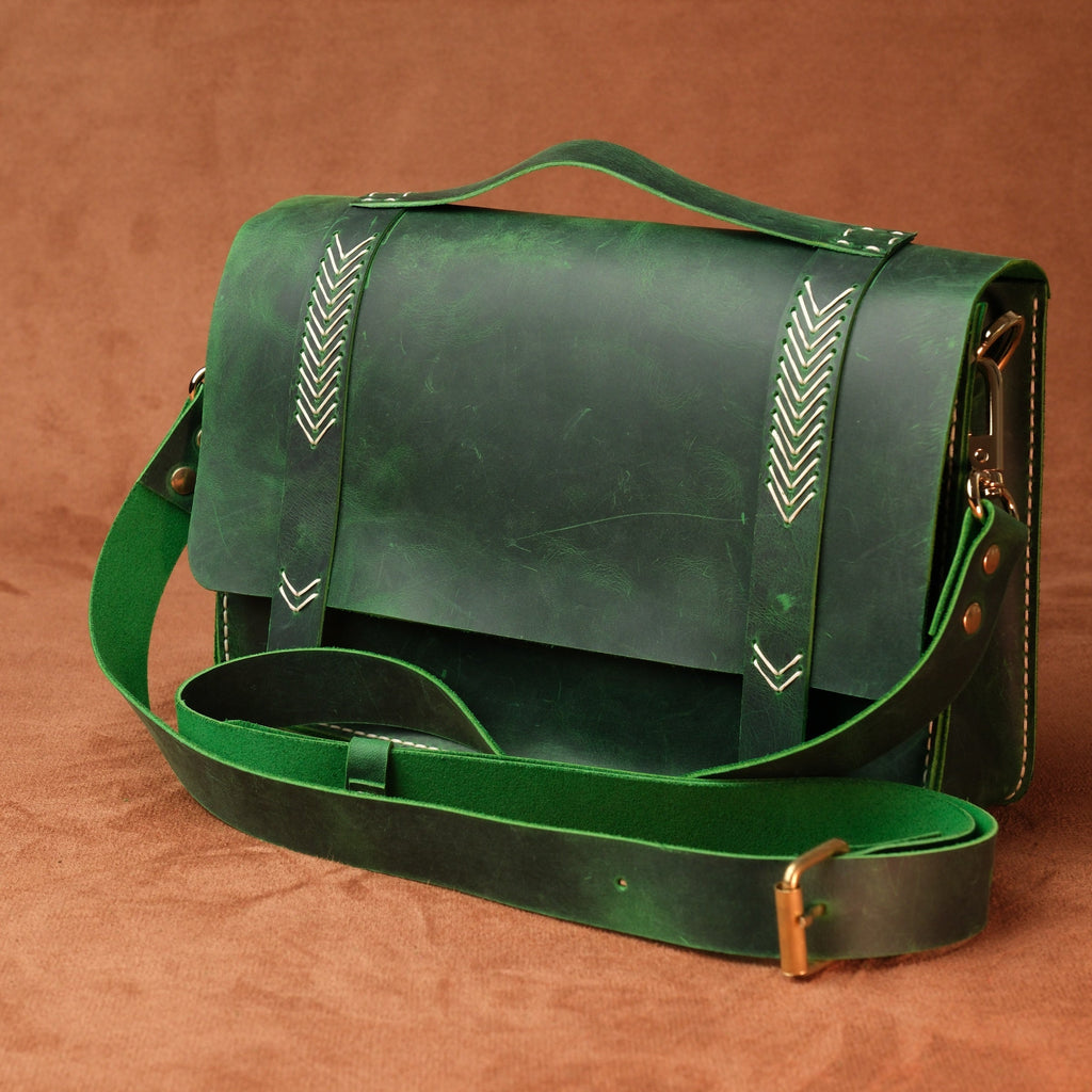 El Yapımı %100 Hakiki Dana Derisi Omuz Çantası 27cmx18cmx8cm SPF-C-010