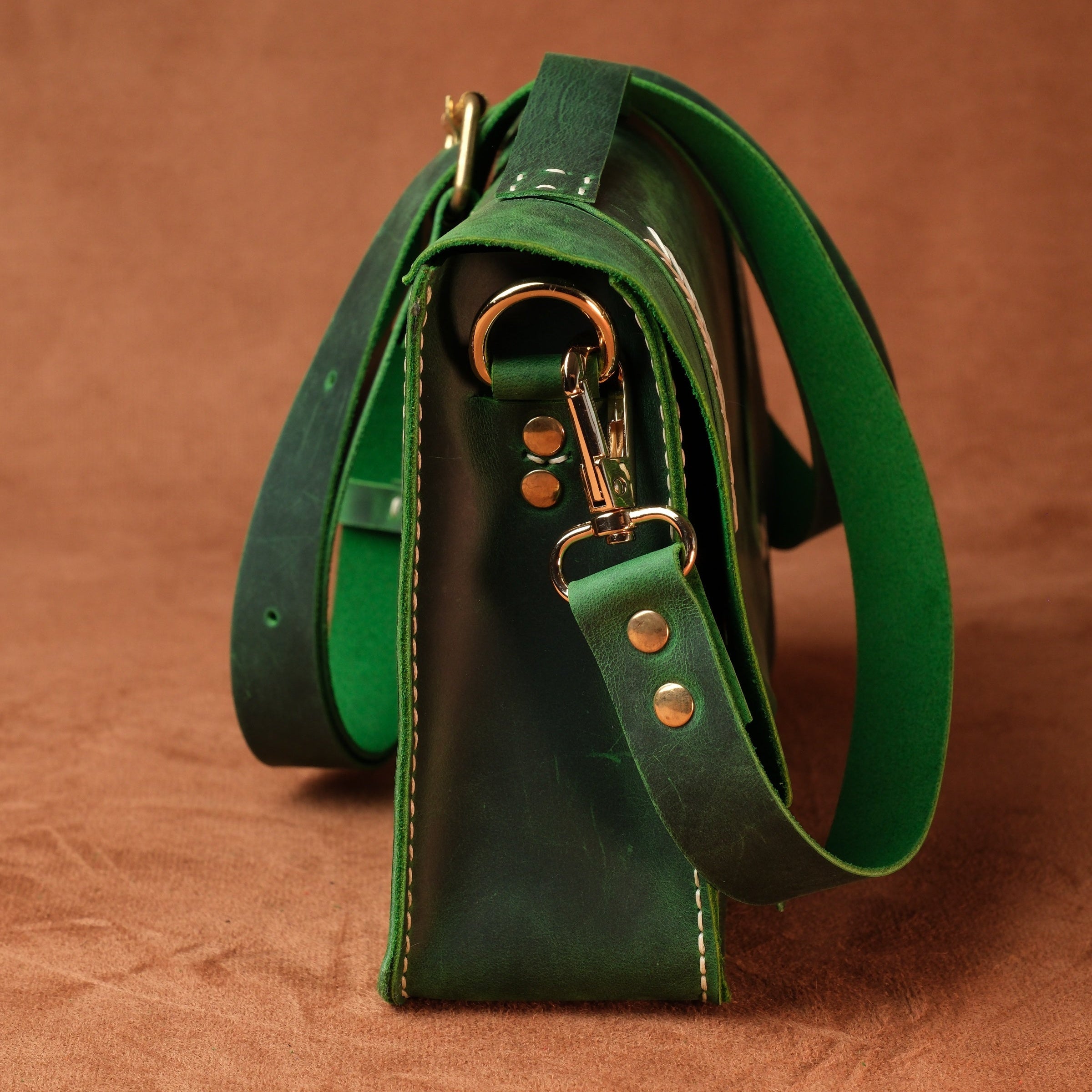 El Yapımı %100 Hakiki Dana Derisi Omuz Çantası 27cmx18cmx8cm SPF-C-010