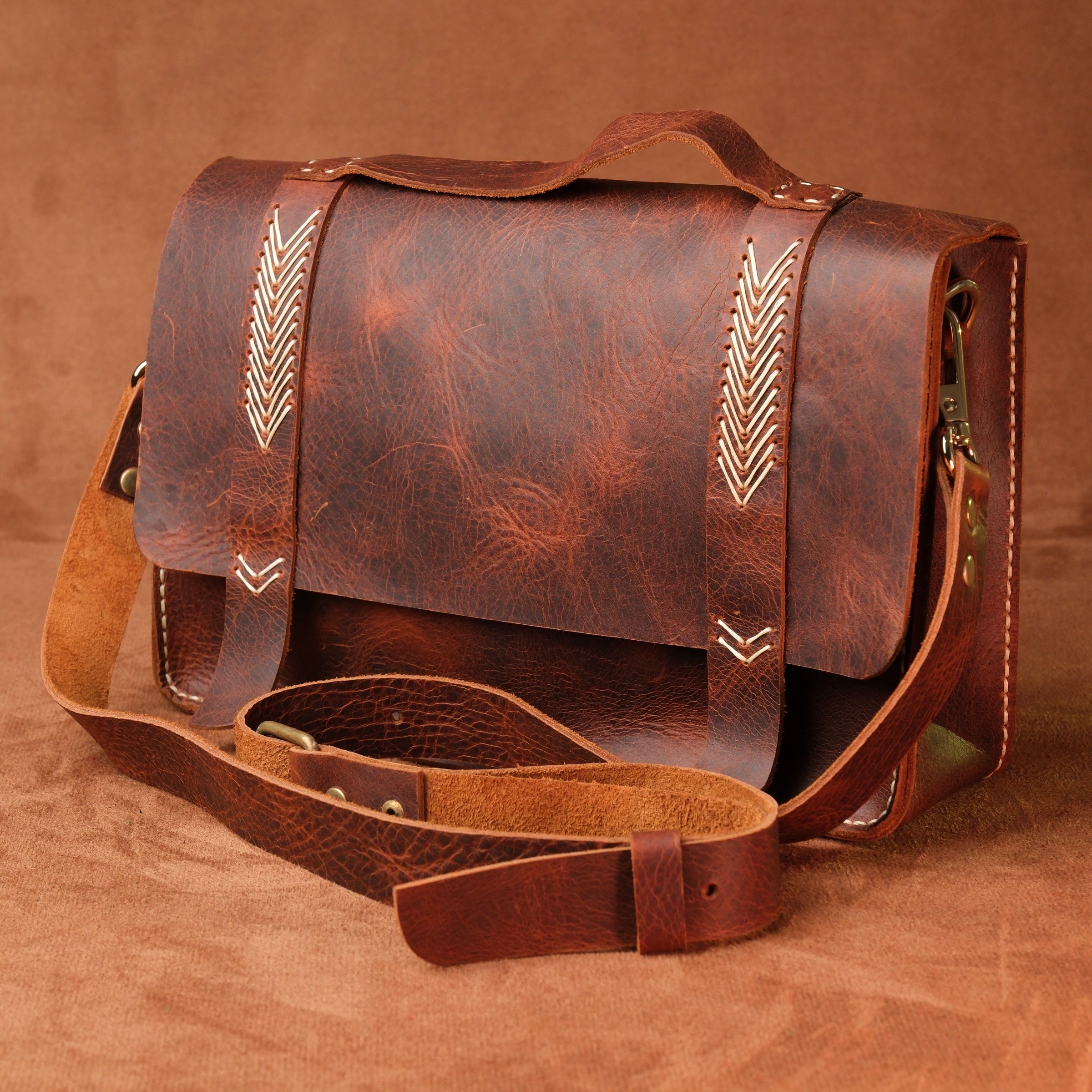 El Yapımı %100 Hakiki Dana Derisi Omuz Çantası 27cmx18cmx8cm SPF-C-007