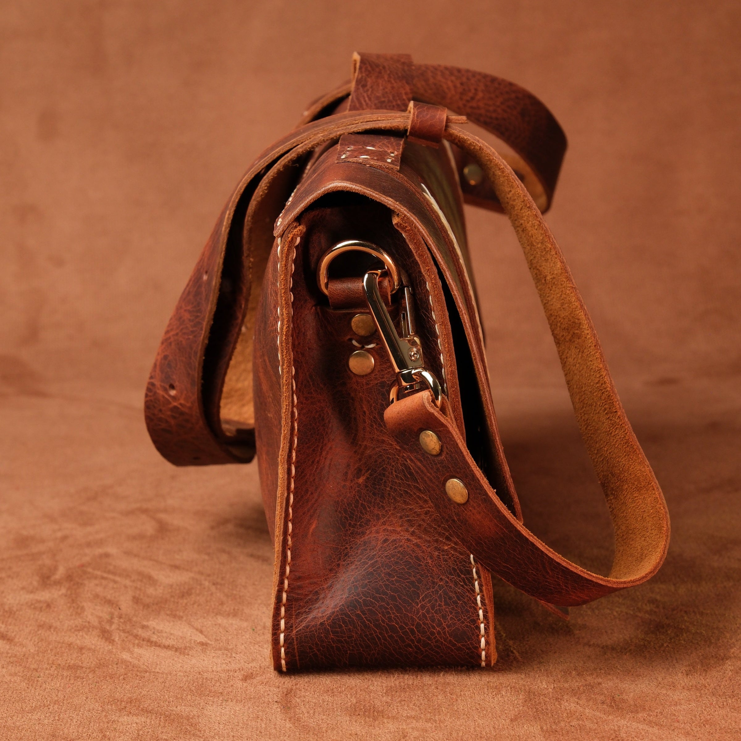 El Yapımı %100 Hakiki Dana Derisi Omuz Çantası 27cmx18cmx8cm SPF-C-007