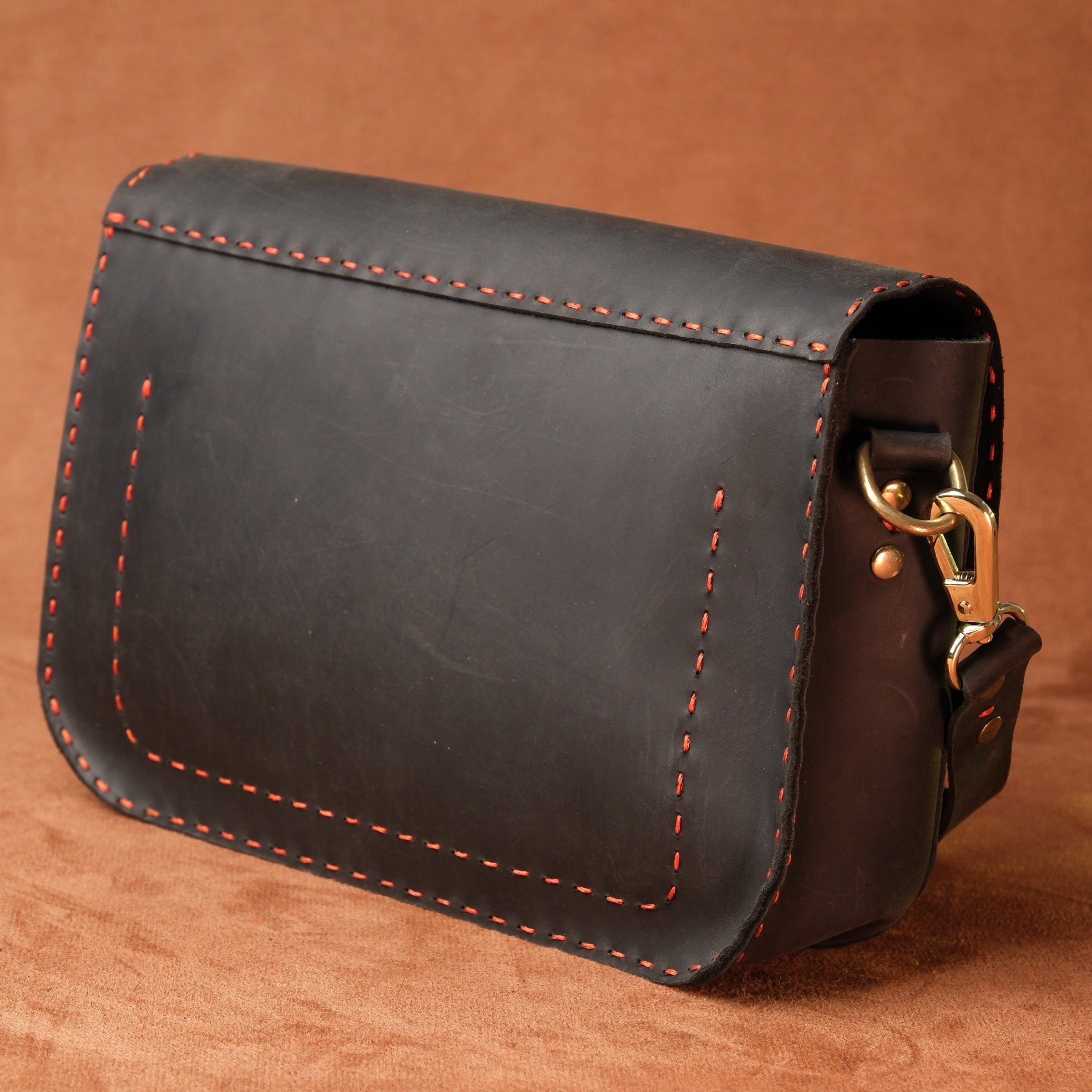 El Yapımı %100 Hakiki Dana Derisi Omuz Çantası 26cmx19cmx6cm SPF-C-003