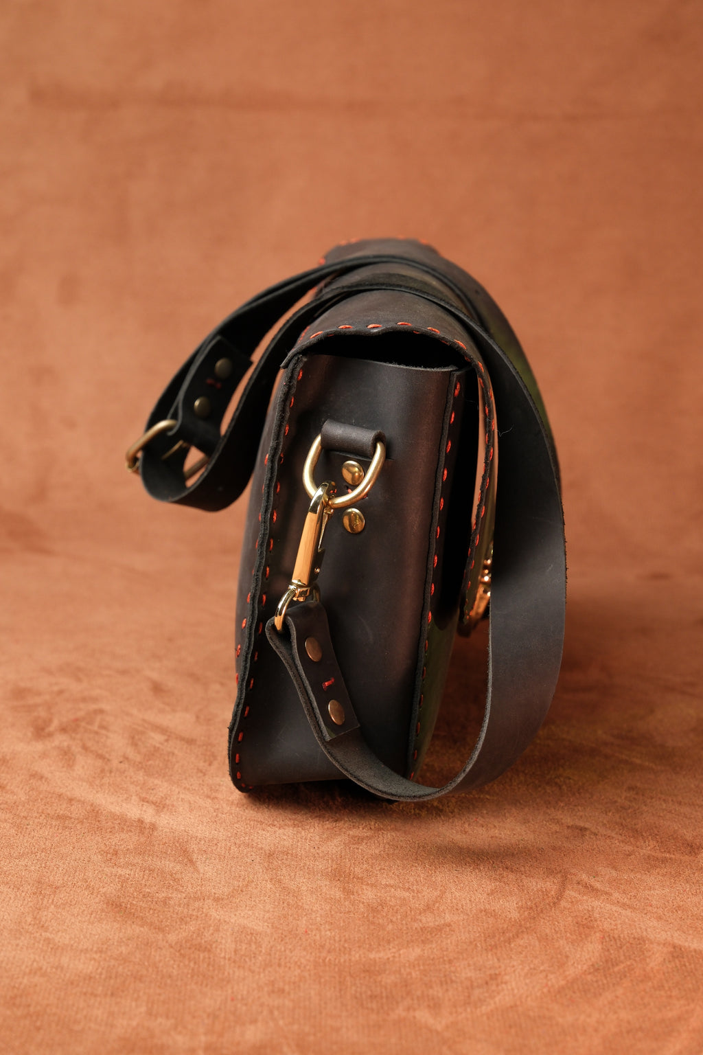 El Yapımı %100 Hakiki Dana Derisi Omuz Çantası 26cmx19cmx6cm SPF-C-003