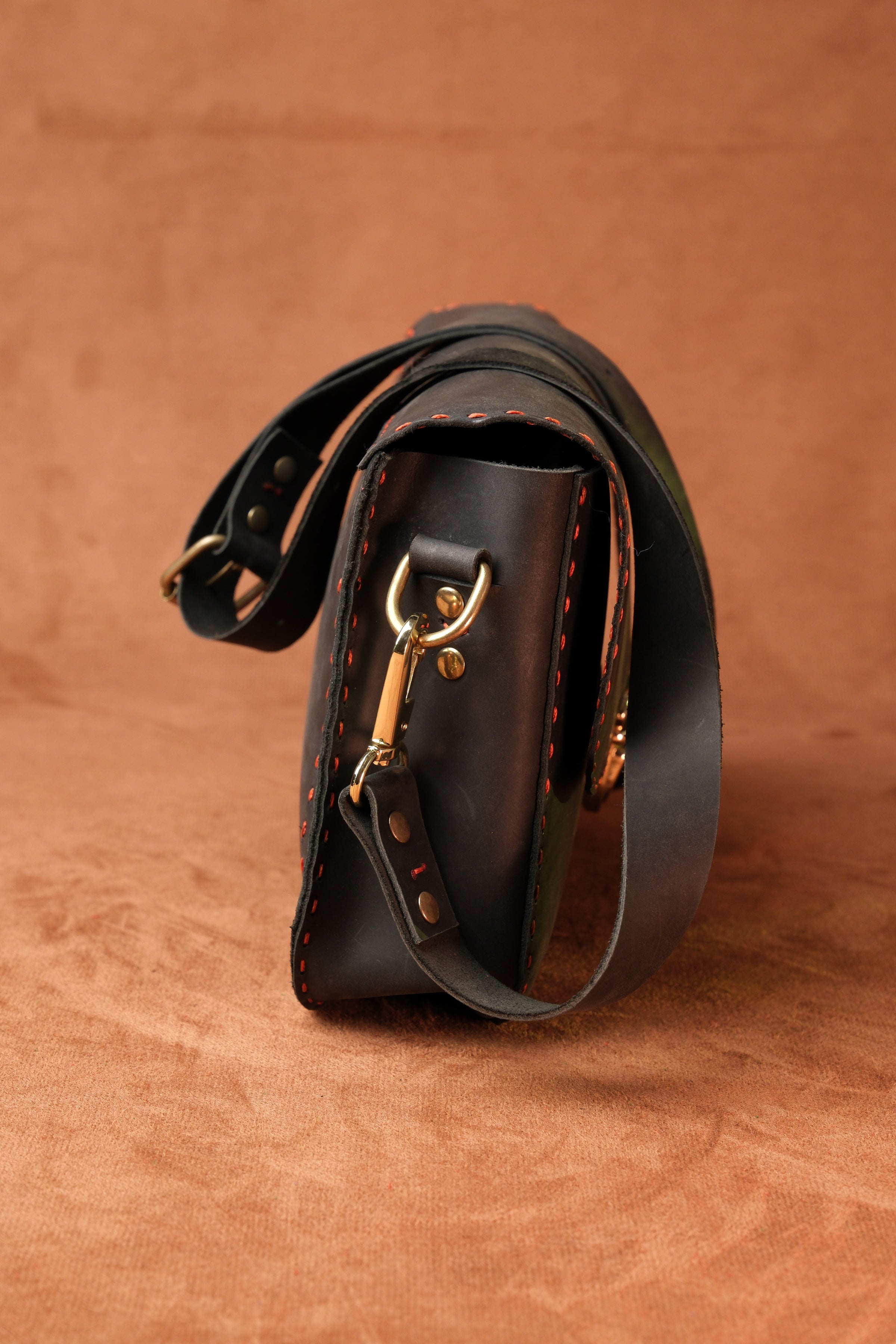 El Yapımı %100 Hakiki Dana Derisi Omuz Çantası 26cmx19cmx6cm SPF-C-003