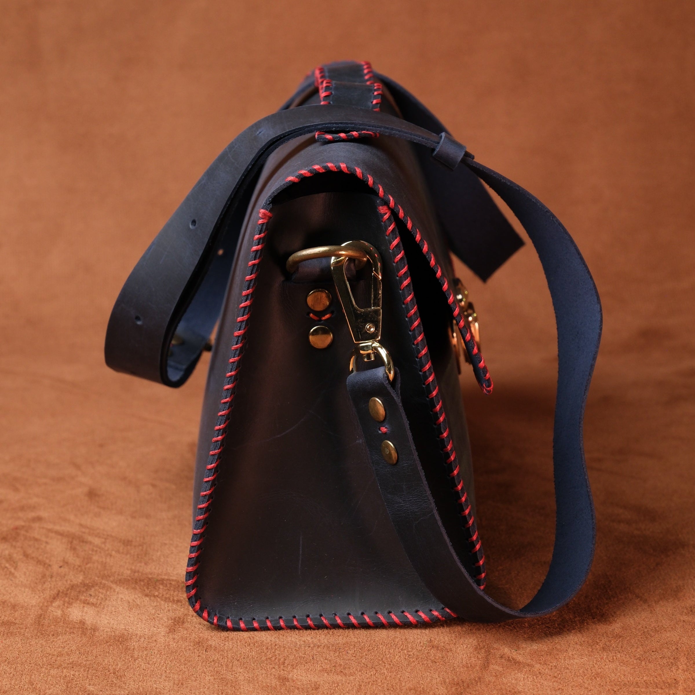 El Yapımı %100 Hakiki Dana Derisi Omuz Çantası 28cmx20cmx10cm SPF-C-005