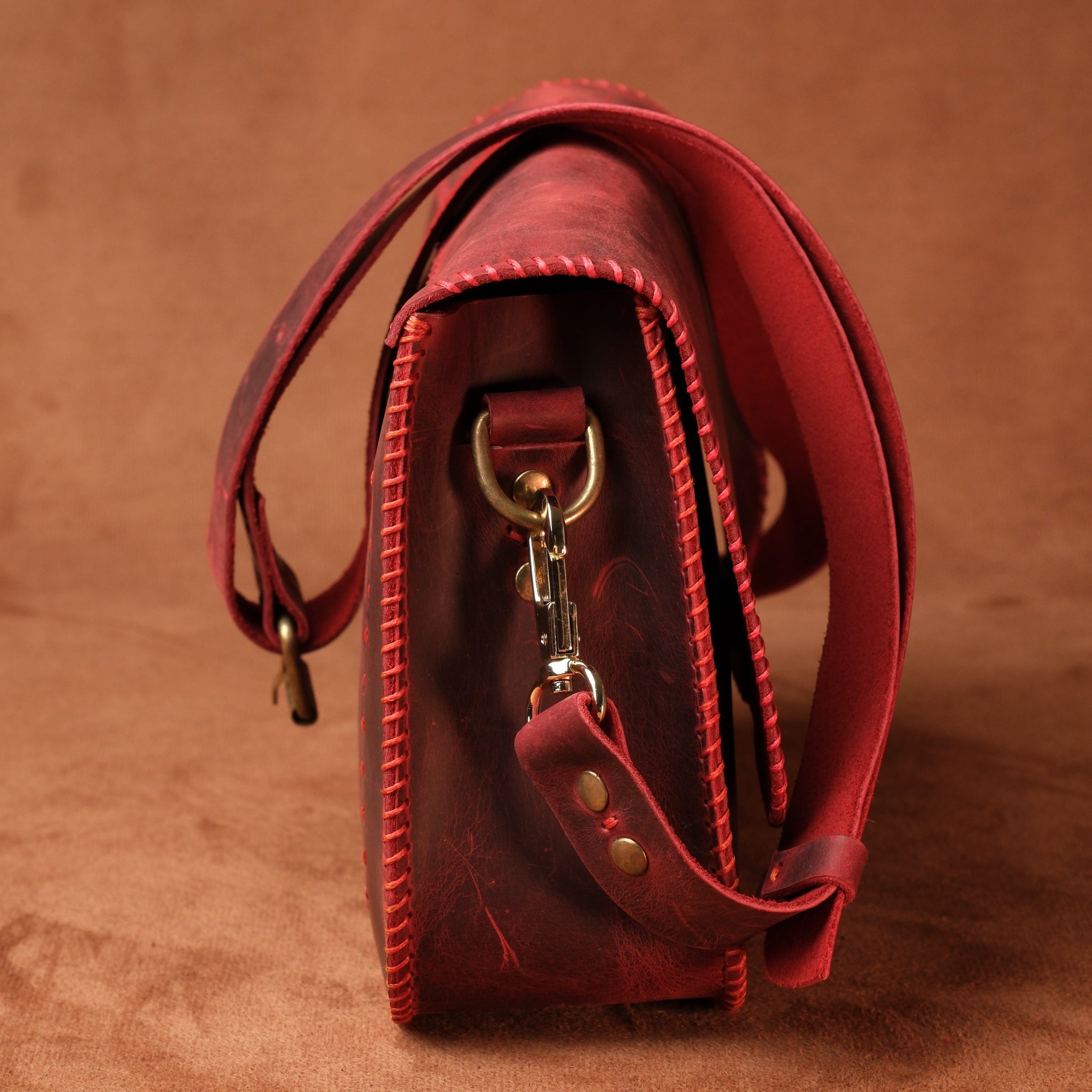 El Yapımı %100 Hakiki Dana Derisi Omuz Çantası 24cmx20cmx6cm SPF-C-002