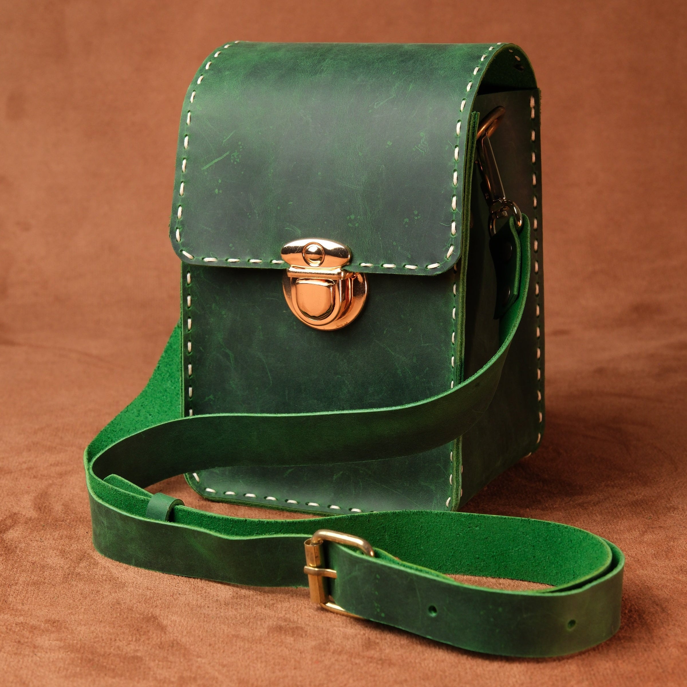 El Yapımı %100 Hakiki Dana Derisi Omuz Çantası 11cmx13cmx18cm SPF-C-019