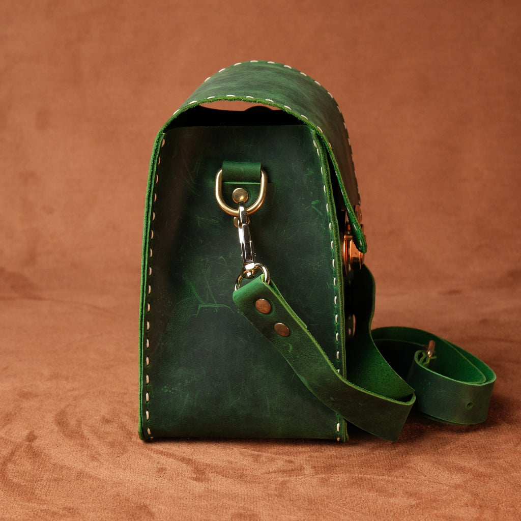 El Yapımı %100 Hakiki Dana Derisi Omuz Çantası 11cmx13cmx18cm SPF-C-019