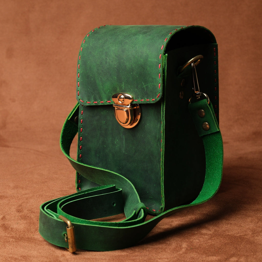 El Yapımı %100 Hakiki Dana Derisi Omuz Çantası 11cmx13cmx18cm SPF-C-022