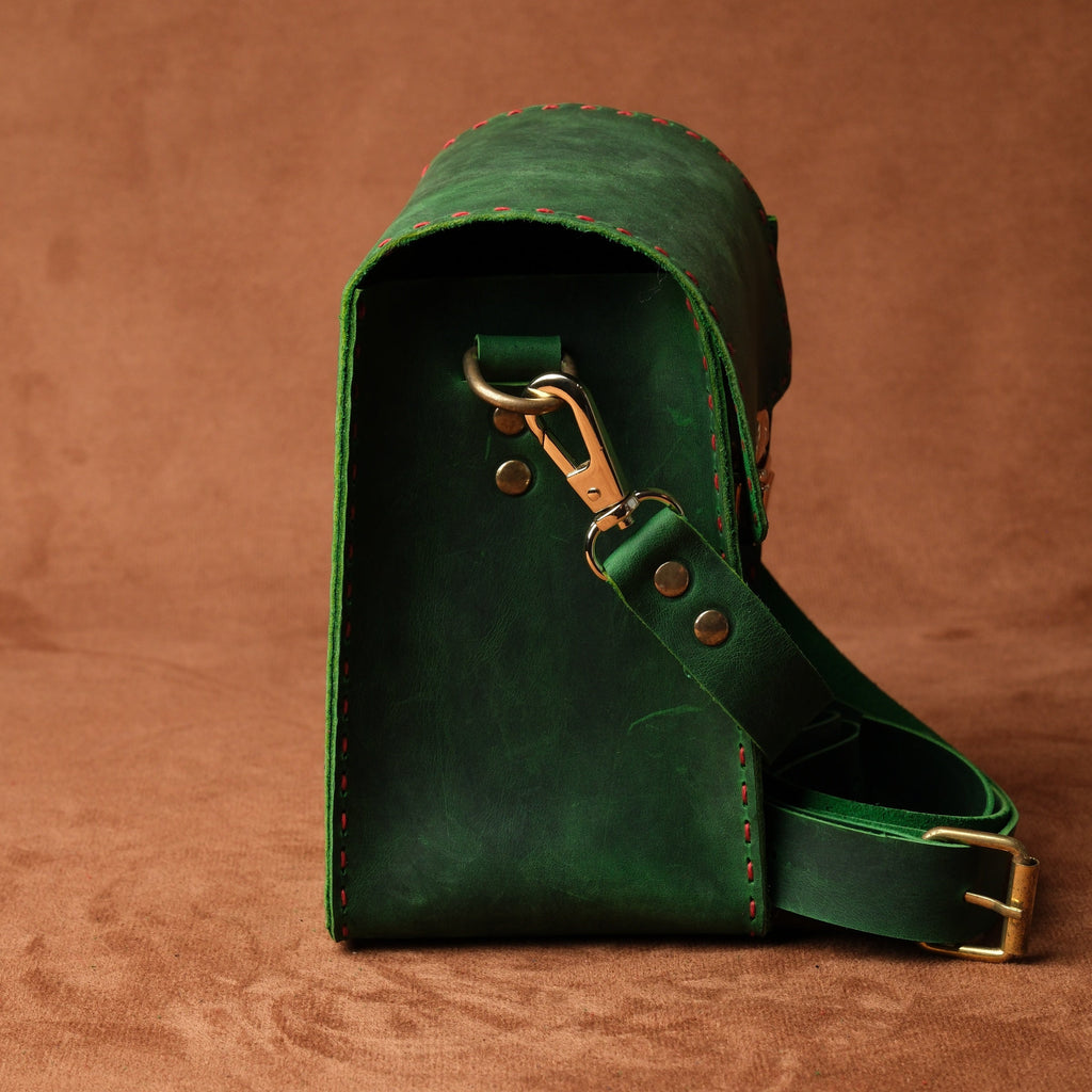 El Yapımı %100 Hakiki Dana Derisi Omuz Çantası 11cmx13cmx18cm SPF-C-022