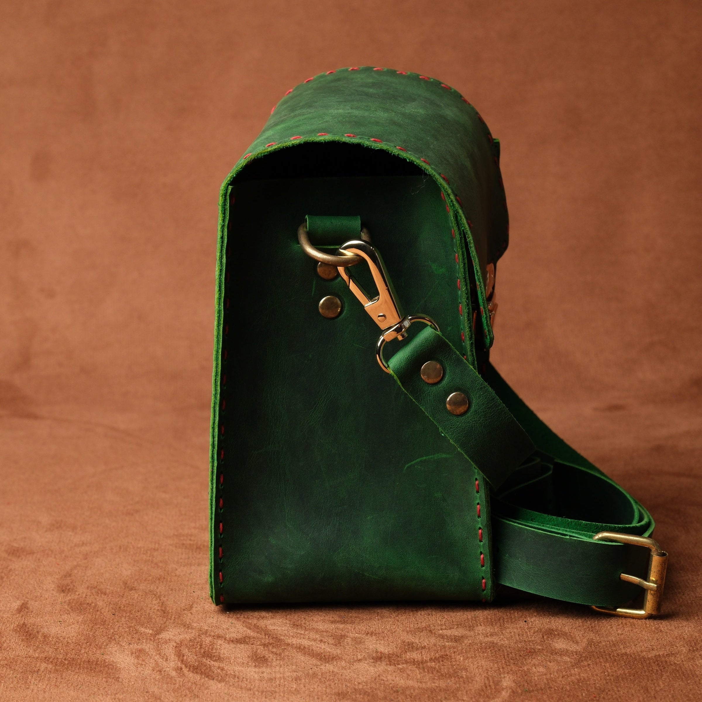 El Yapımı %100 Hakiki Dana Derisi Omuz Çantası 11cmx13cmx18cm SPF-C-022