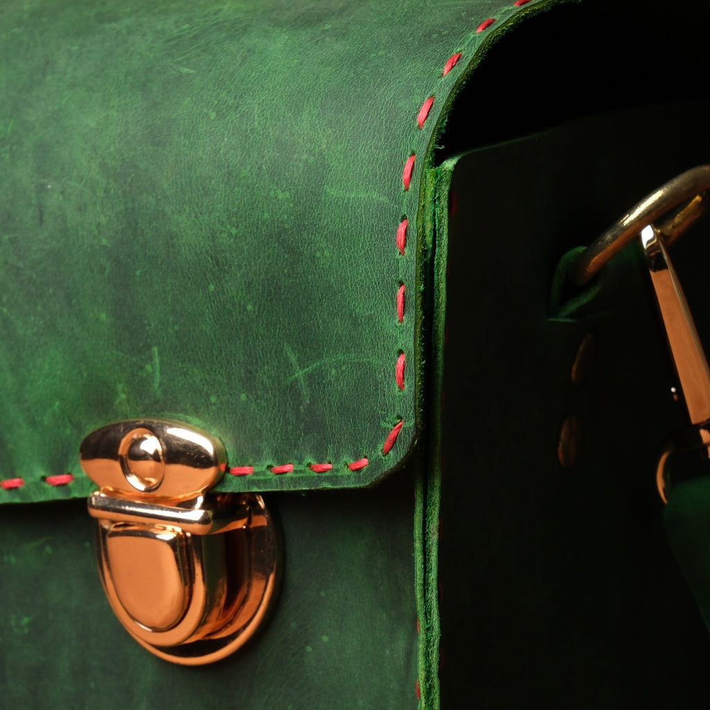 El Yapımı %100 Hakiki Dana Derisi Omuz Çantası 11cmx13cmx18cm SPF-C-022