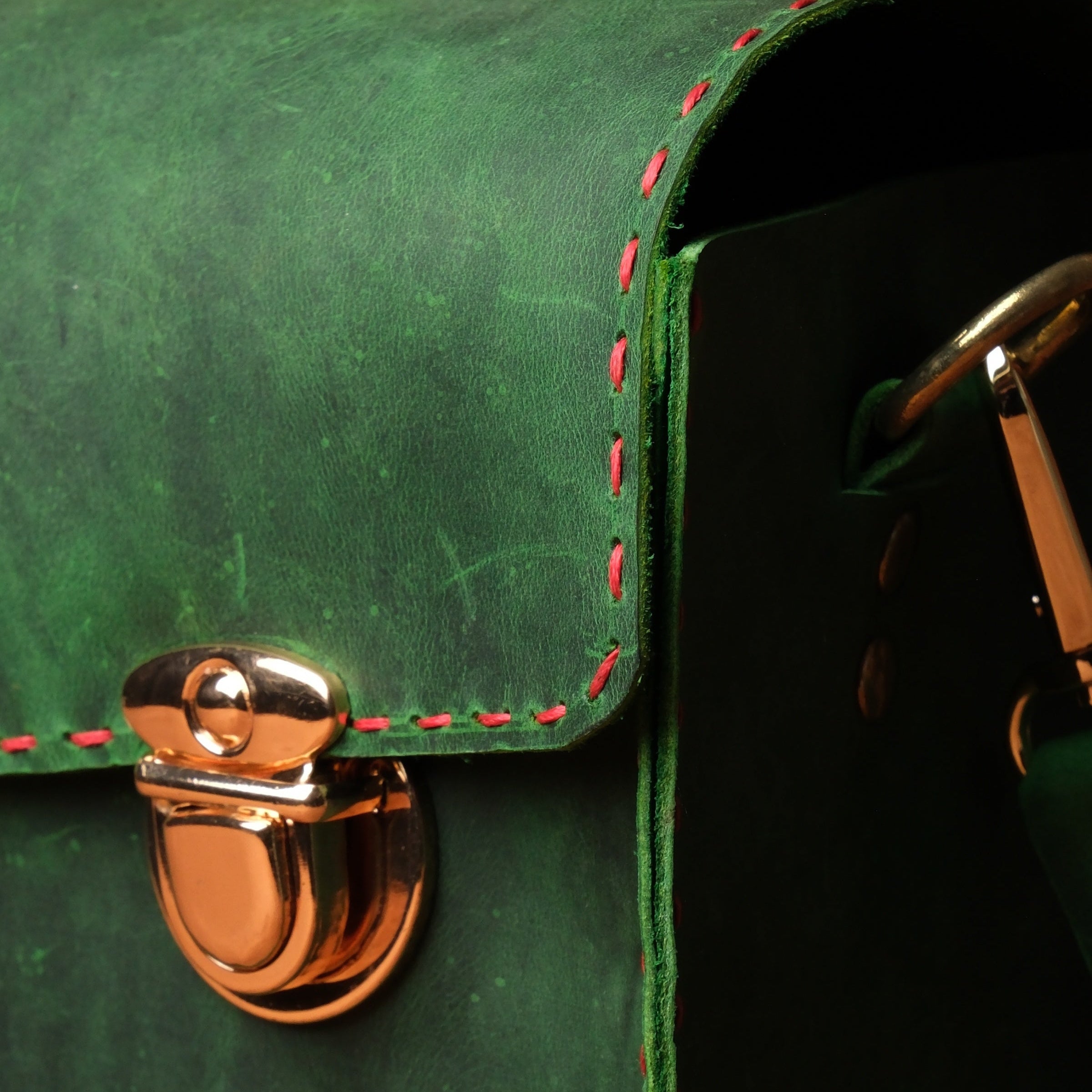 El Yapımı %100 Hakiki Dana Derisi Omuz Çantası 11cmx13cmx18cm SPF-C-022