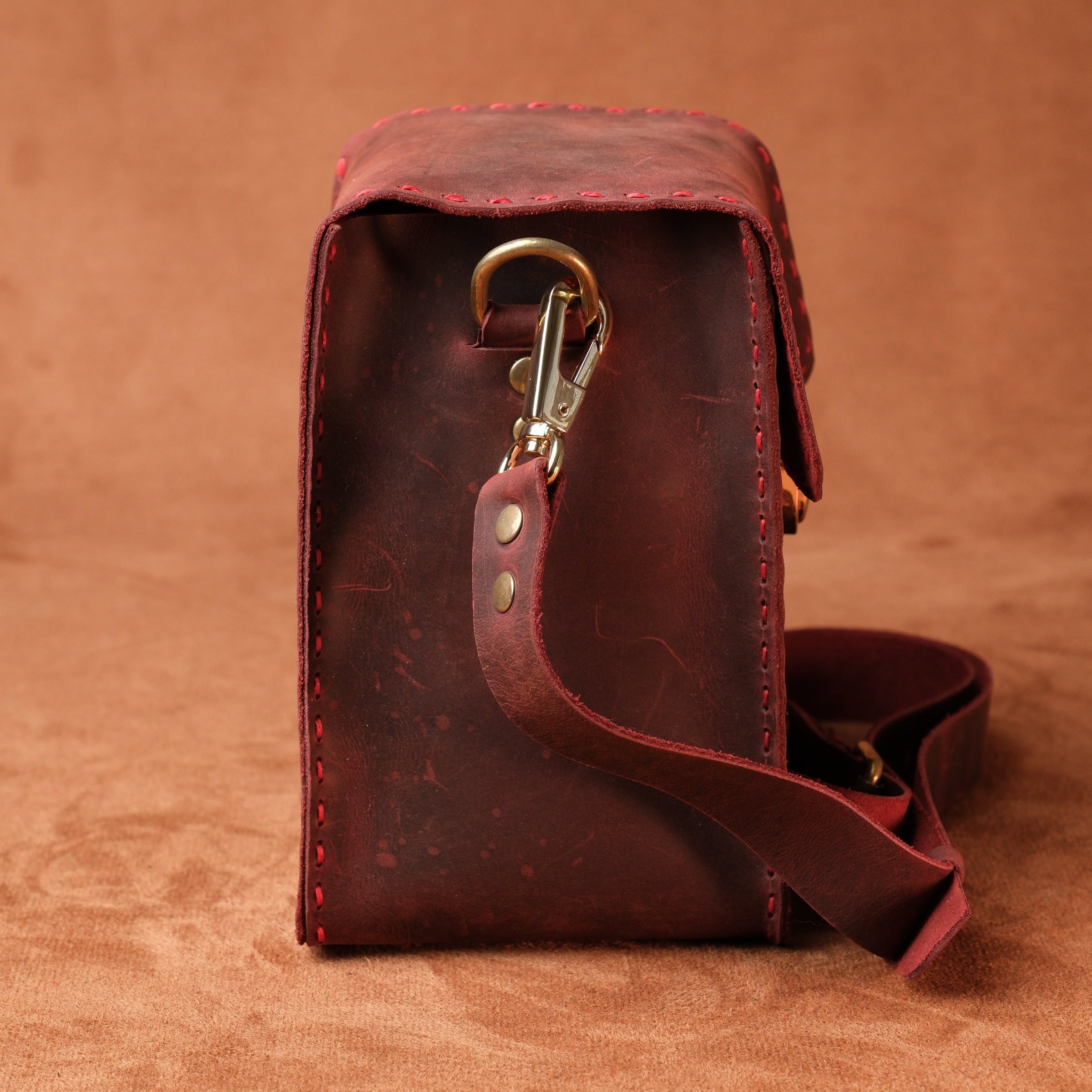 El Yapımı %100 Hakiki Dana Derisi Omuz Çantası 11cmx13cmx18cm SPF-C-021