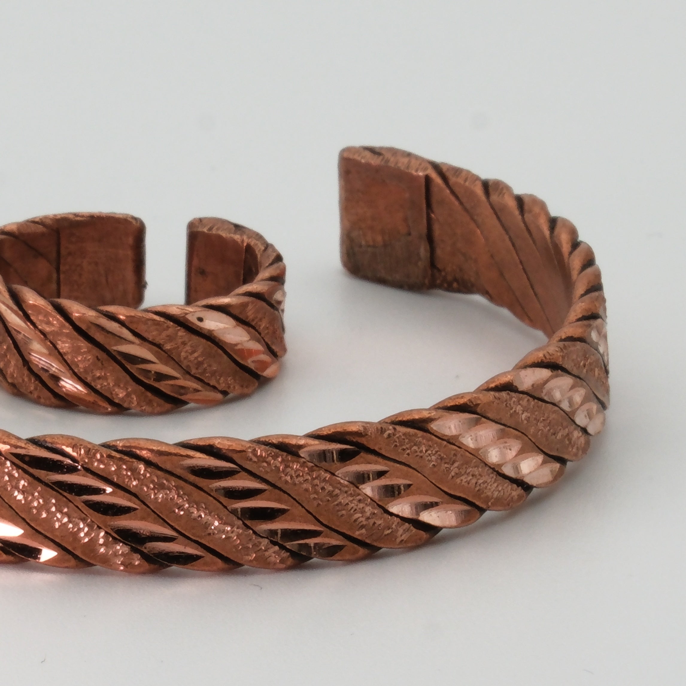 El Yapımı Motifli Saf Bakır Unisex Bileklik ve Yüzük Seti SPF-B-019